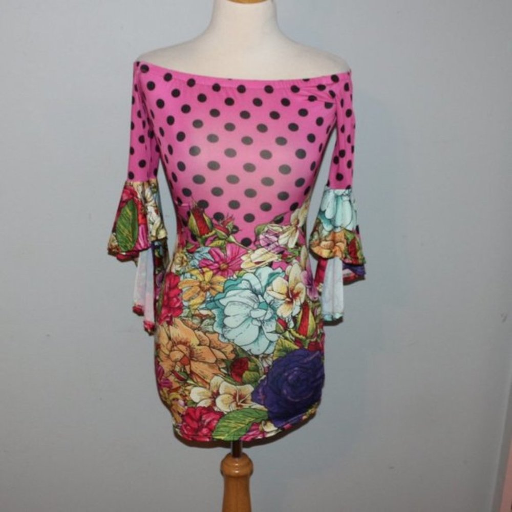 New Medium Angel Bell Sleeve Off/On Shoulder Shirt Top NWT Docefit